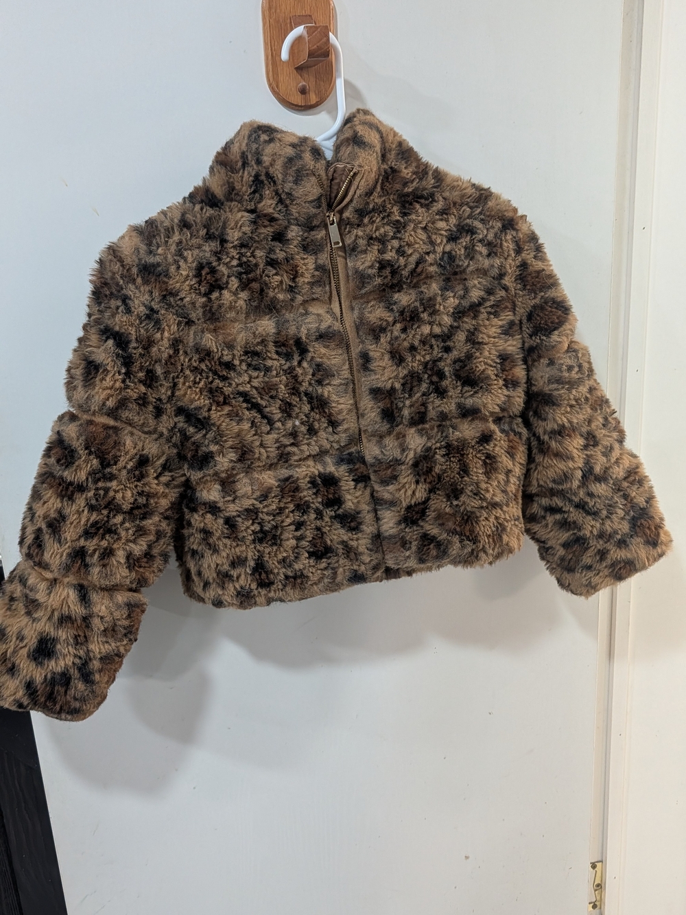 crown & ivy Kids Faux Fur Leopard-Print Jacket in Brown and Black